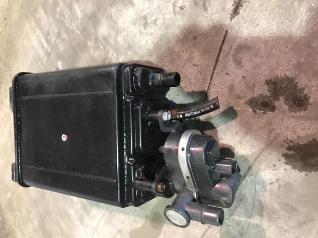 2000-2003 Toyota Tundra 4.7 Charcoal EVAP Fuel Vapor Canister - Used OEM