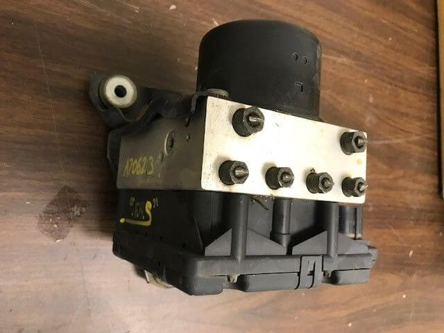 2004-2006 Dodge Sprinter 3500 ABS Pump Actuator Assembly - Used OEM