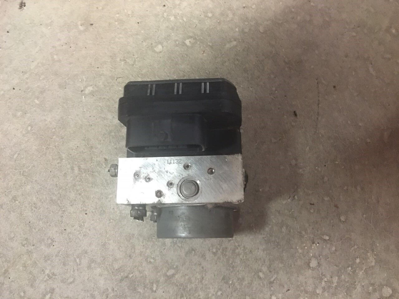 2015 Toyota Corolla ABS Anti-Lock Brake Pump Assembly - Used OEM